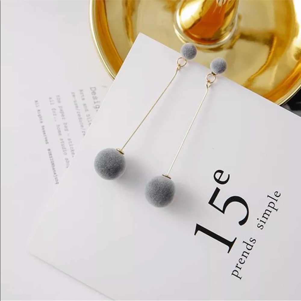 πBLACK FRIDAY SALE! π Velvety Earrings - Picture 4 of 4